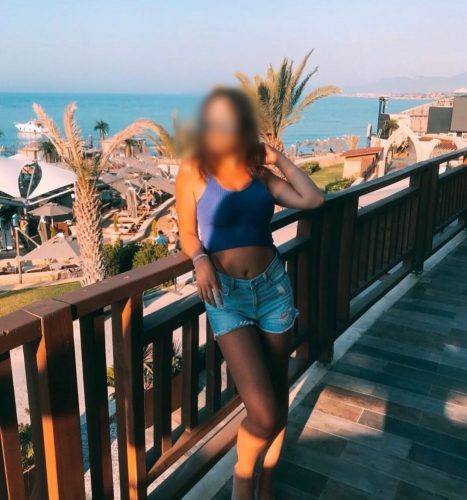 Çekici oral yapan escort Esin